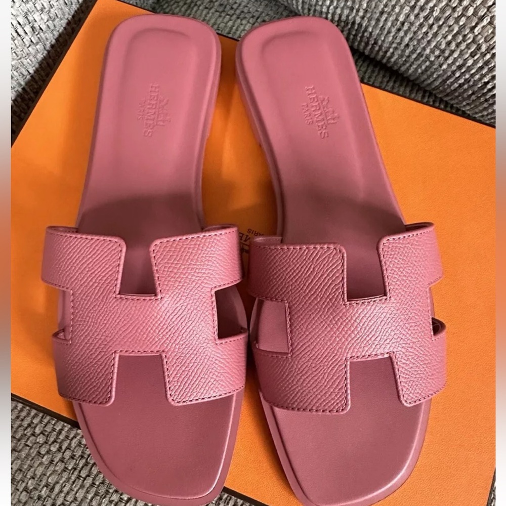 NEW HERMÈS Rose de Venise Epsom Calfskin Oran Sandals - Picture 1 of 13